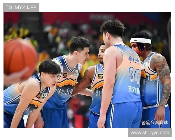 CBA激战新疆男篮对决北京男篮巅峰对决引发球迷热议